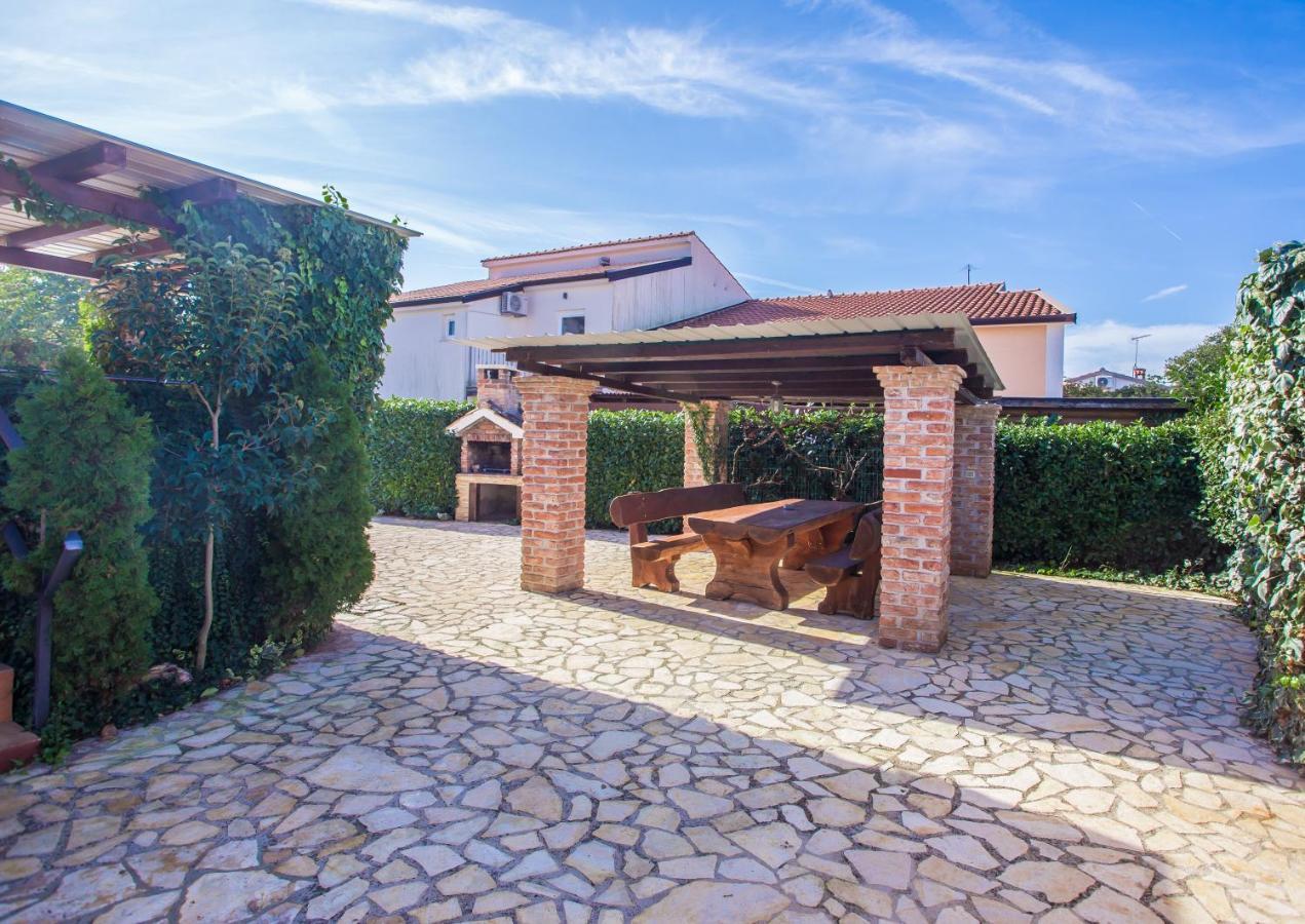 Ema-Dany Apartment Porec Exterior photo